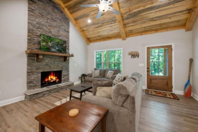 Tumbling Waterfalls Retreat - Pet-friendly homey and modern